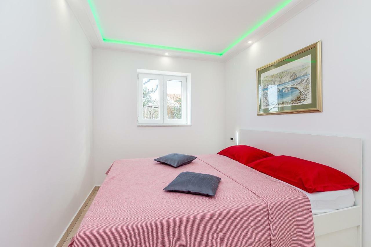 Apartments Jenny Пинезичи Экстерьер фото