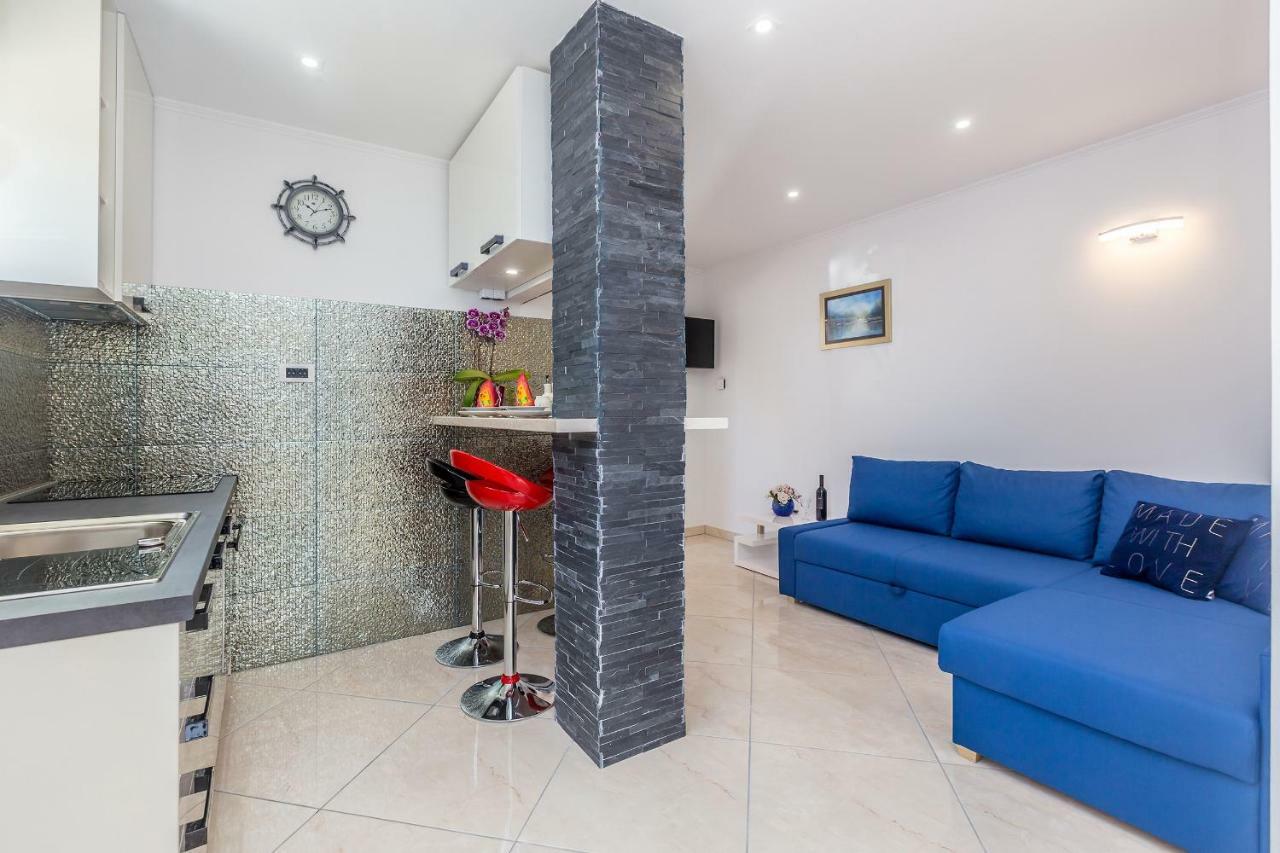 Apartments Jenny Пинезичи Экстерьер фото