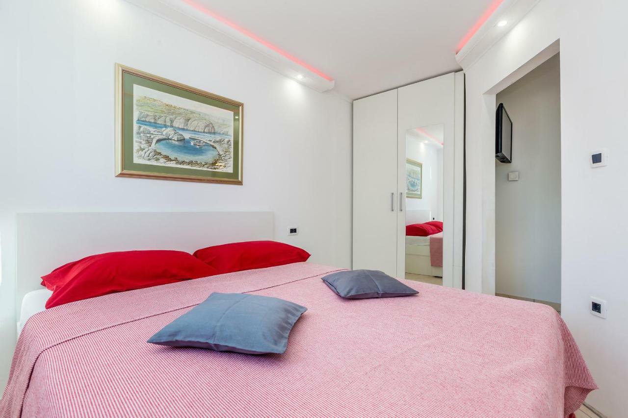 Apartments Jenny Пинезичи Экстерьер фото