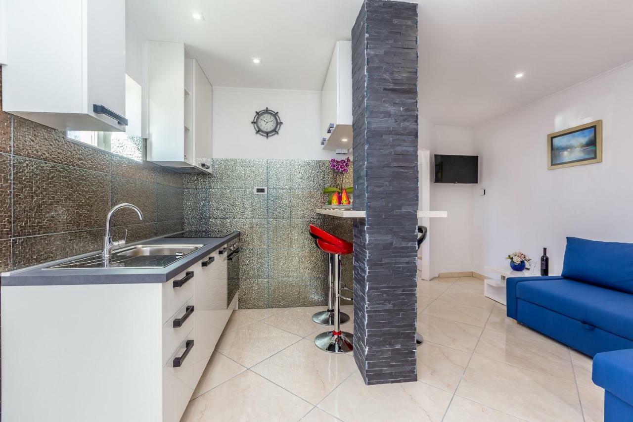 Apartments Jenny Пинезичи Экстерьер фото